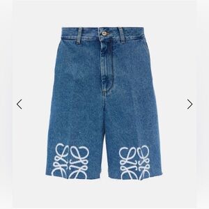 Loewe Bermuda Shorts. Were worn once. No tag on the back. Size 4US/36FR.
